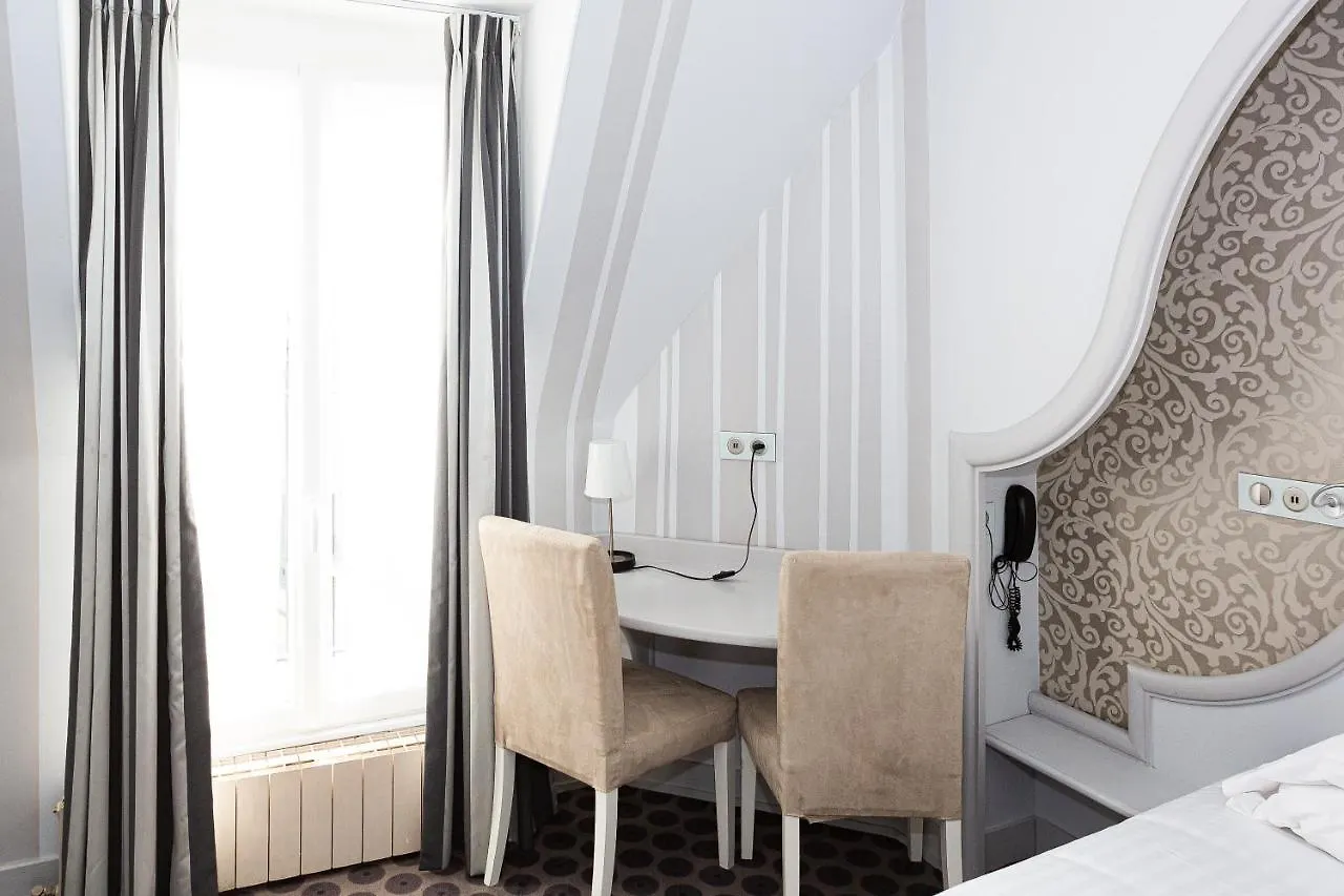 פריז Hotel Bonaparte