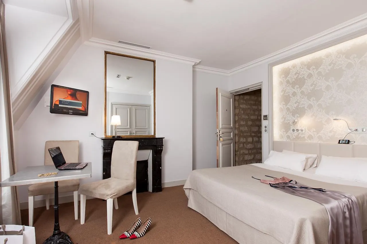 Hotel Bonaparte Paris 3*,